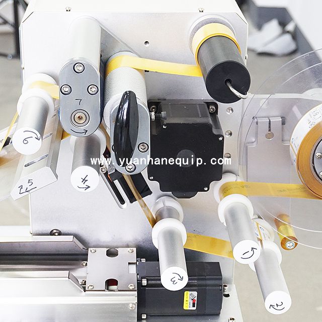 Cable Sticker Folded Flag Label Machine