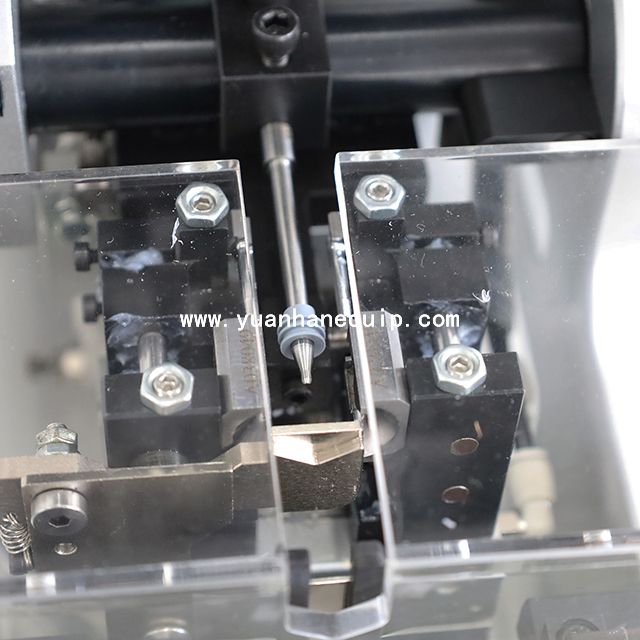 Wire Rubber Seals Insertion Machine