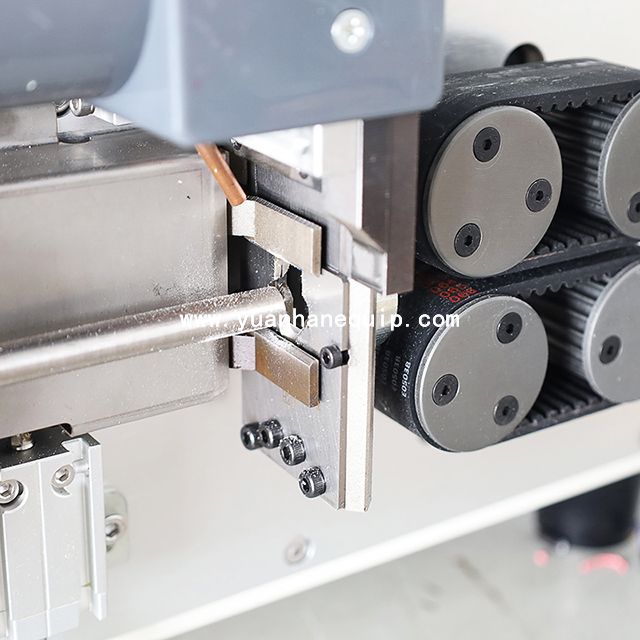 Multi-core Wire Cutting and Stripping Machine