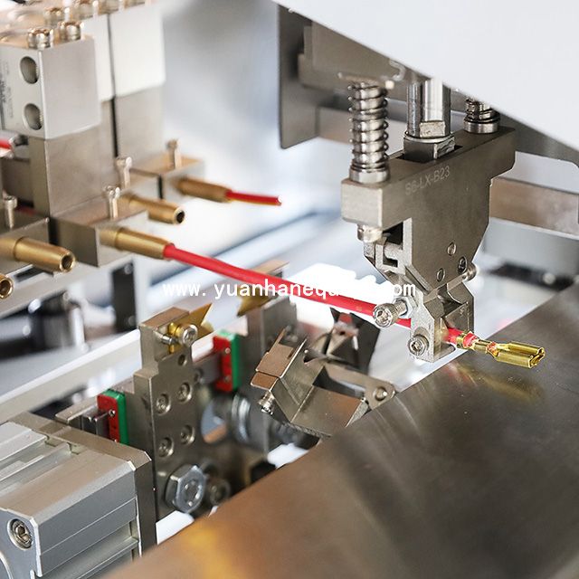 Fully Automatic Single-head Crimping and Housing Inserting Machine